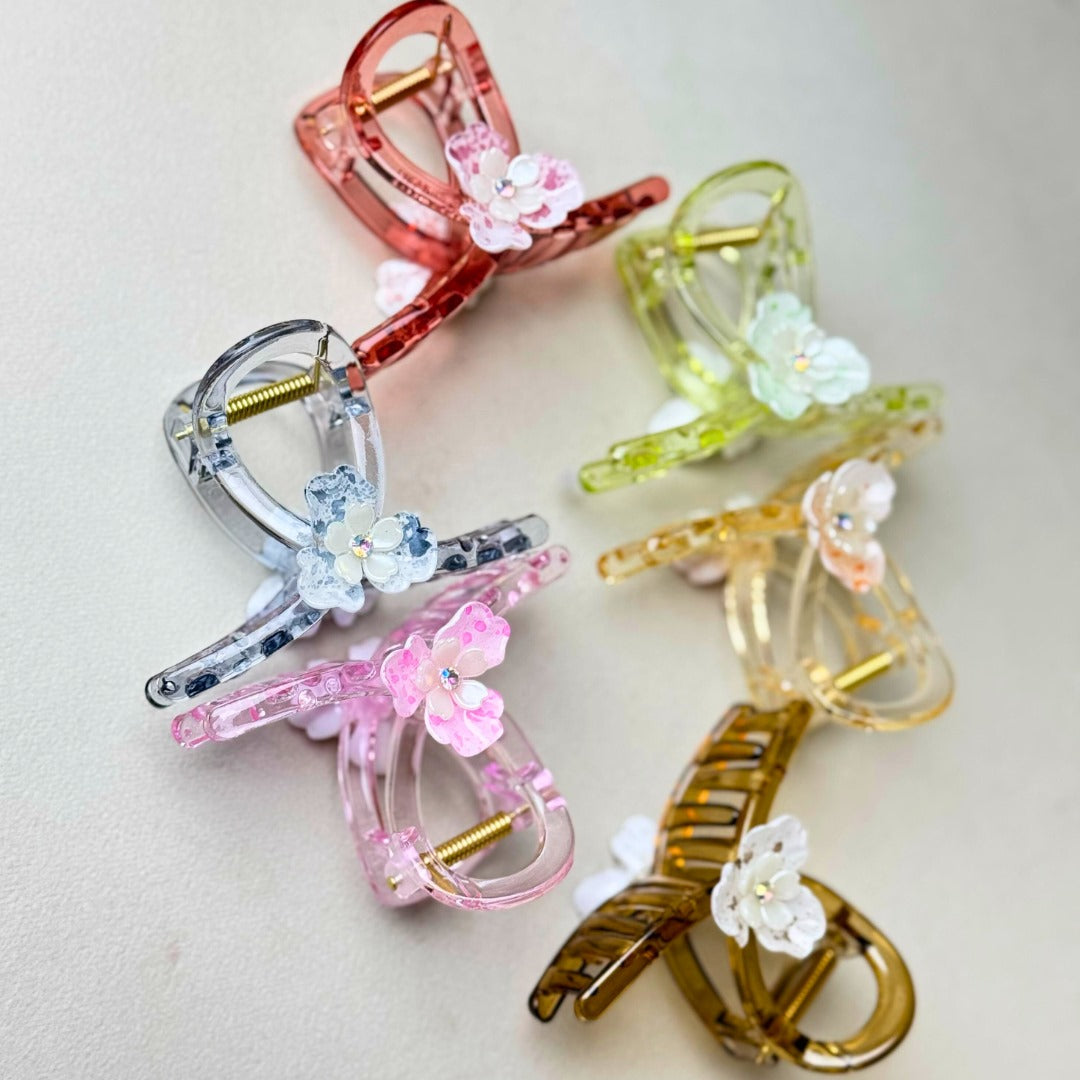 Durable classic hair claw clip for secure all-day hold and easy styling.