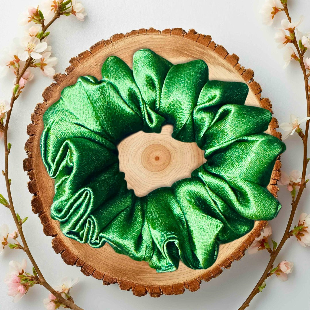 Floral print cotton scrunchie for a fun and fresh spring look.