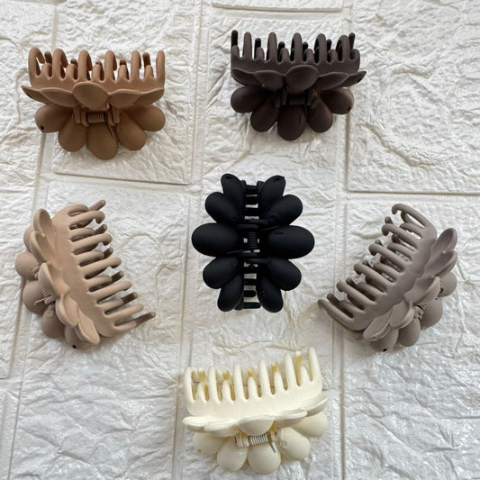 🌸 Matte Flower Claw Clip – Medium Size | PixiePins