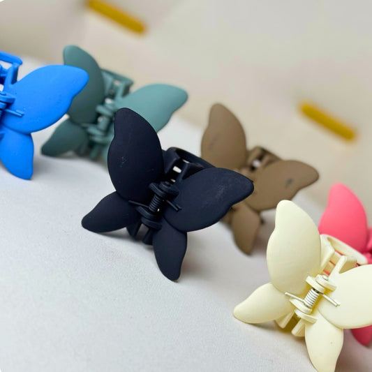 Butterfly-shaped hair clutcher clip for women – elegant and secure hold